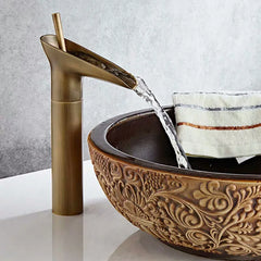 Veloura Cascade Heritage Basin Tap