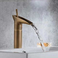 Veloura Cascade Heritage Basin Tap